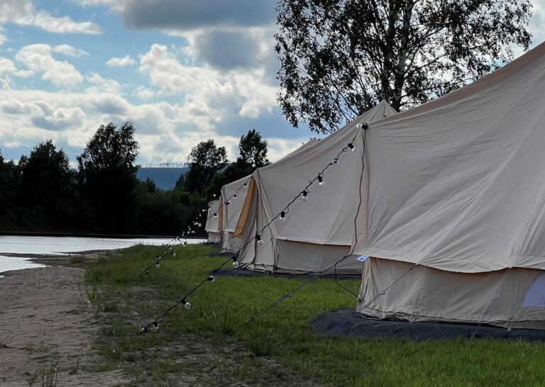 Bildet viser en campingplass